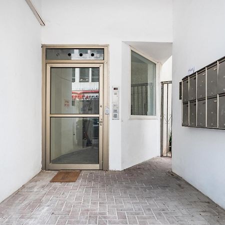 Premium 1Bd Apartment Near The Beach W/Balcony Тель-Авив Экстерьер фото