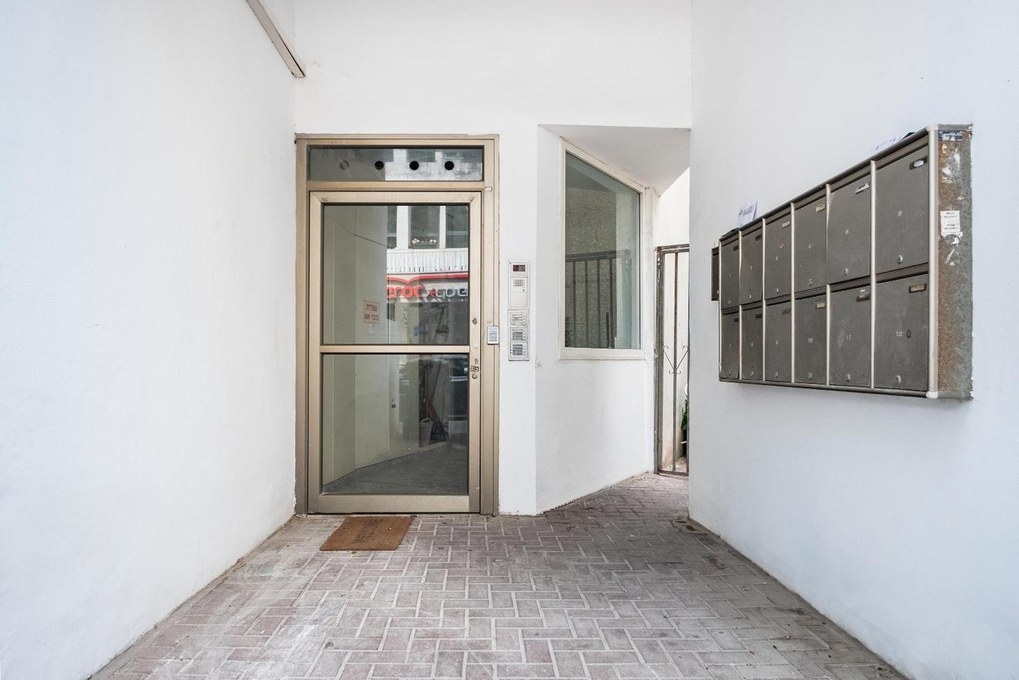 Premium 1Bd Apartment Near The Beach W/Balcony Тель-Авив Экстерьер фото