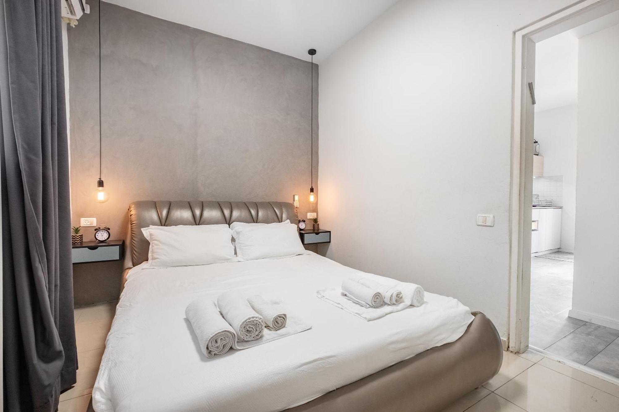 Premium 1Bd Apartment Near The Beach W/Balcony Тель-Авив Экстерьер фото