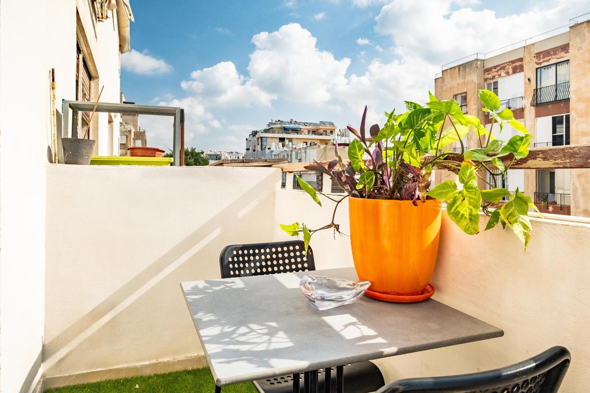 Premium 1Bd Apartment Near The Beach W/Balcony Тель-Авив Экстерьер фото