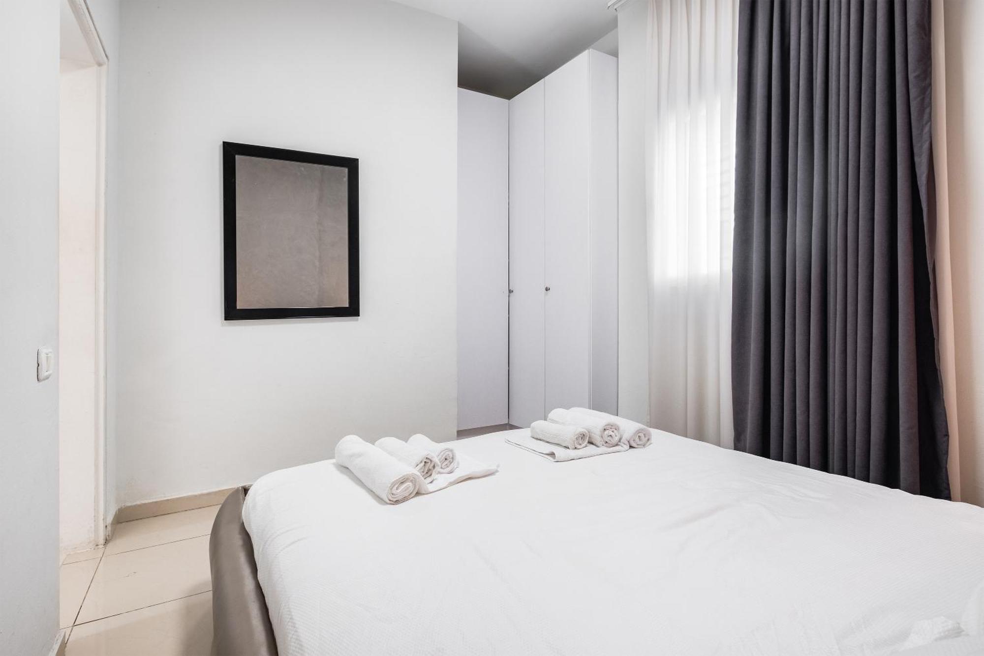 Premium 1Bd Apartment Near The Beach W/Balcony Тель-Авив Экстерьер фото